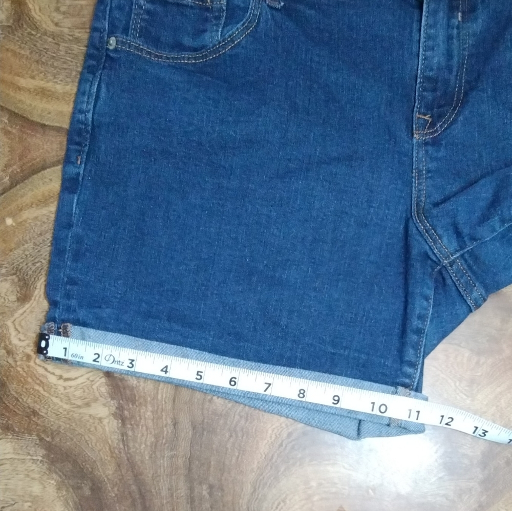 Old Navy Women's Denim Shorts Size (14) Blue color - Picture 4 of 8